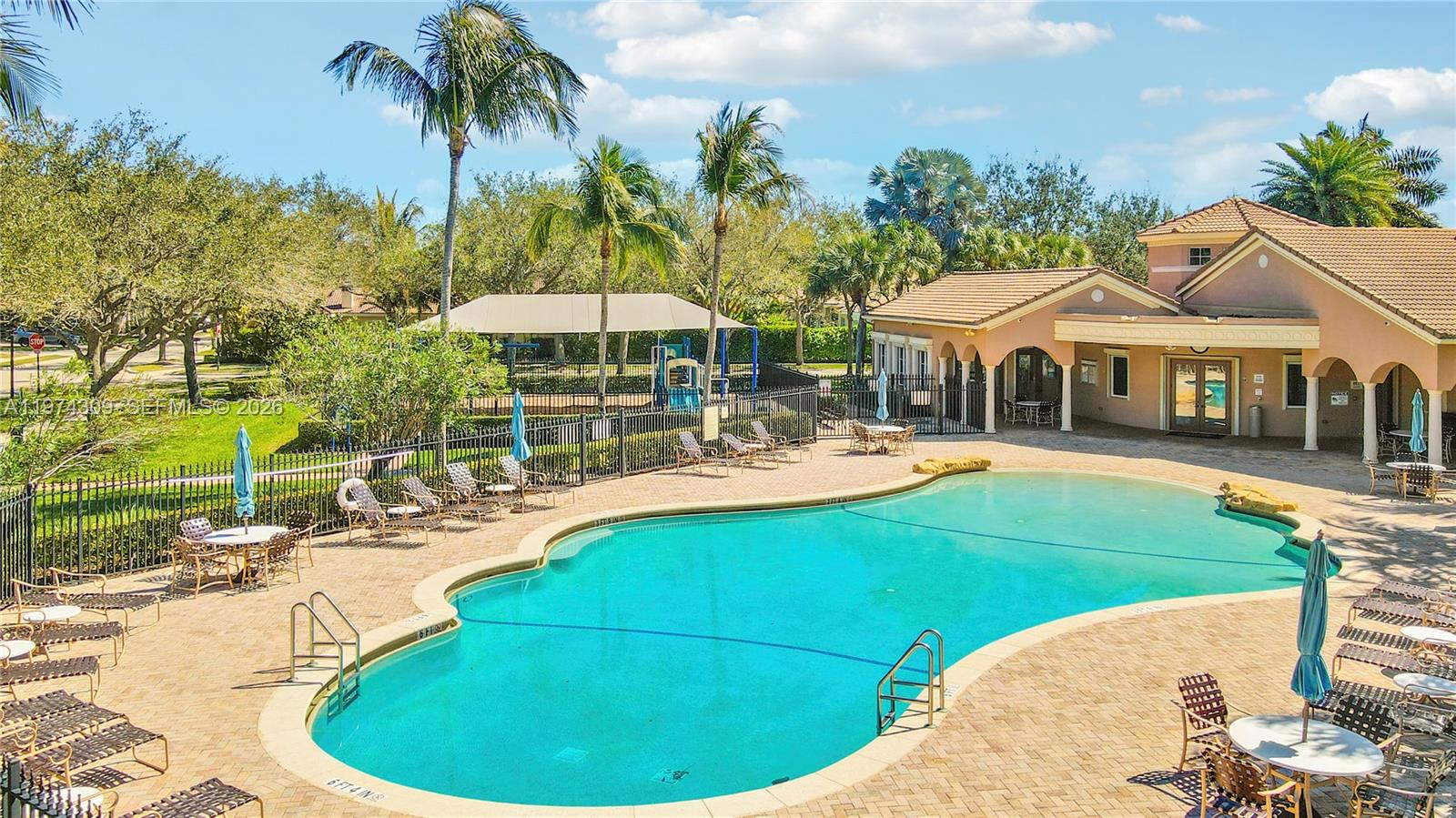 PINES ON PENNOCK LANE PUD - Residential Lease