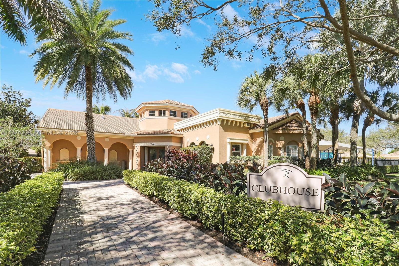 PINES ON PENNOCK LANE PUD - Residential Lease