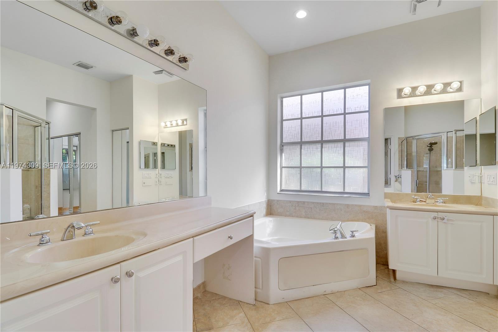 PINES ON PENNOCK LANE PUD - Residential Lease