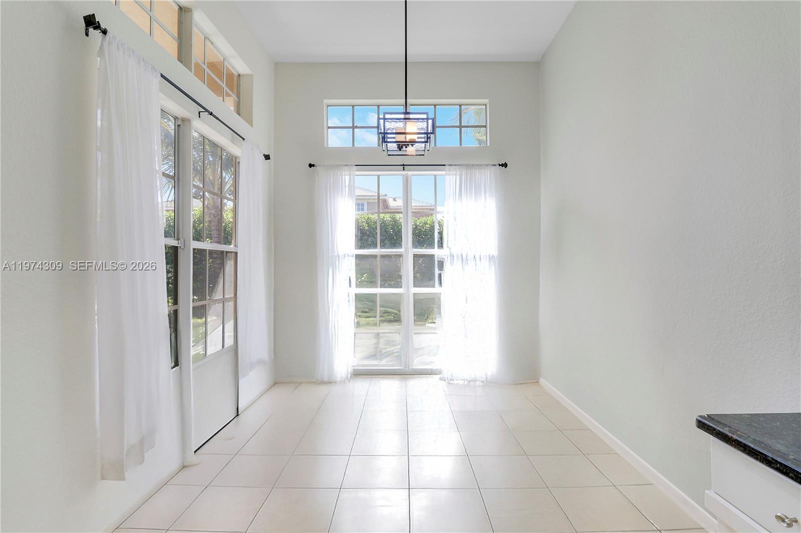 PINES ON PENNOCK LANE PUD - Residential Lease