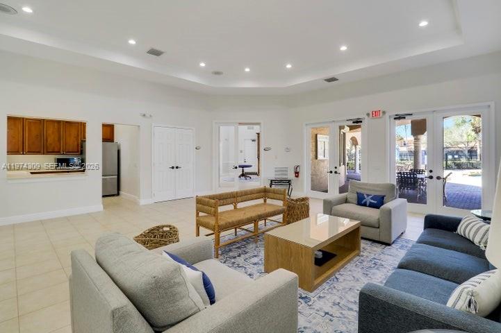 PINES ON PENNOCK LANE PUD - Residential Lease