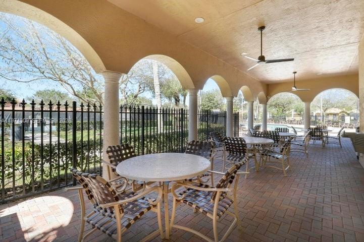 PINES ON PENNOCK LANE PUD - Residential Lease