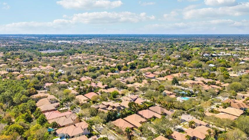 PINES ON PENNOCK LANE PUD - Residential Lease