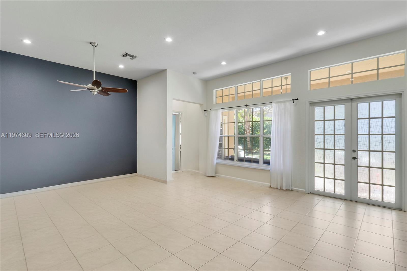 PINES ON PENNOCK LANE PUD - Residential Lease