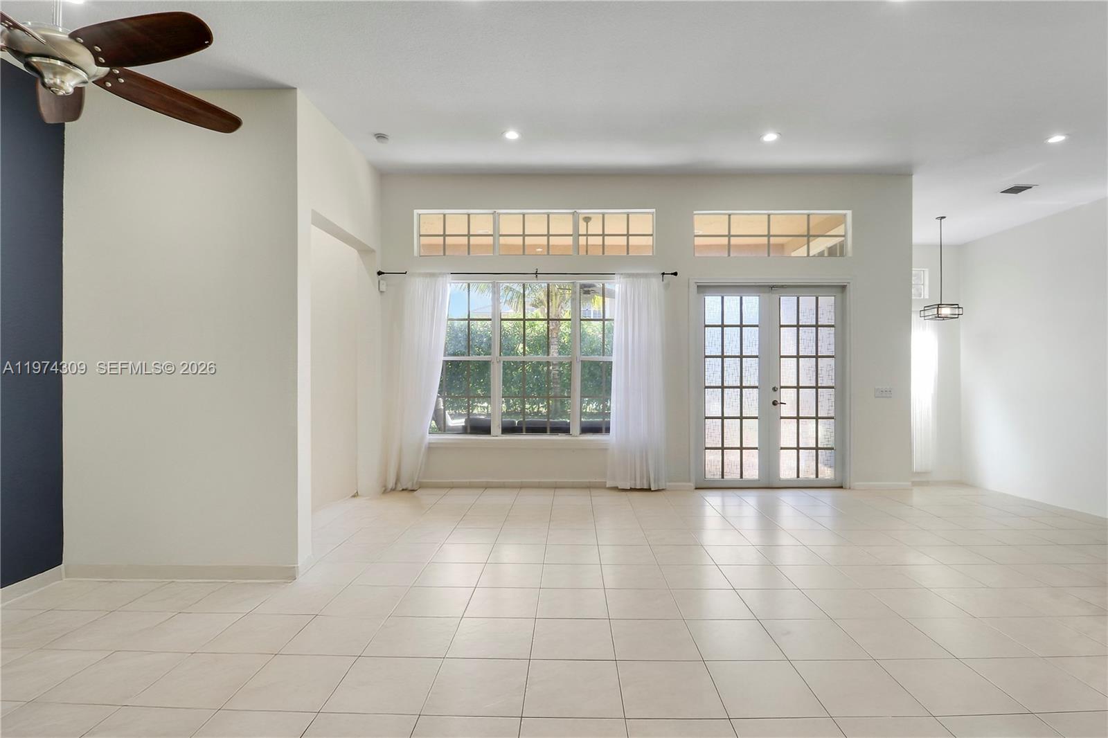 PINES ON PENNOCK LANE PUD - Residential Lease