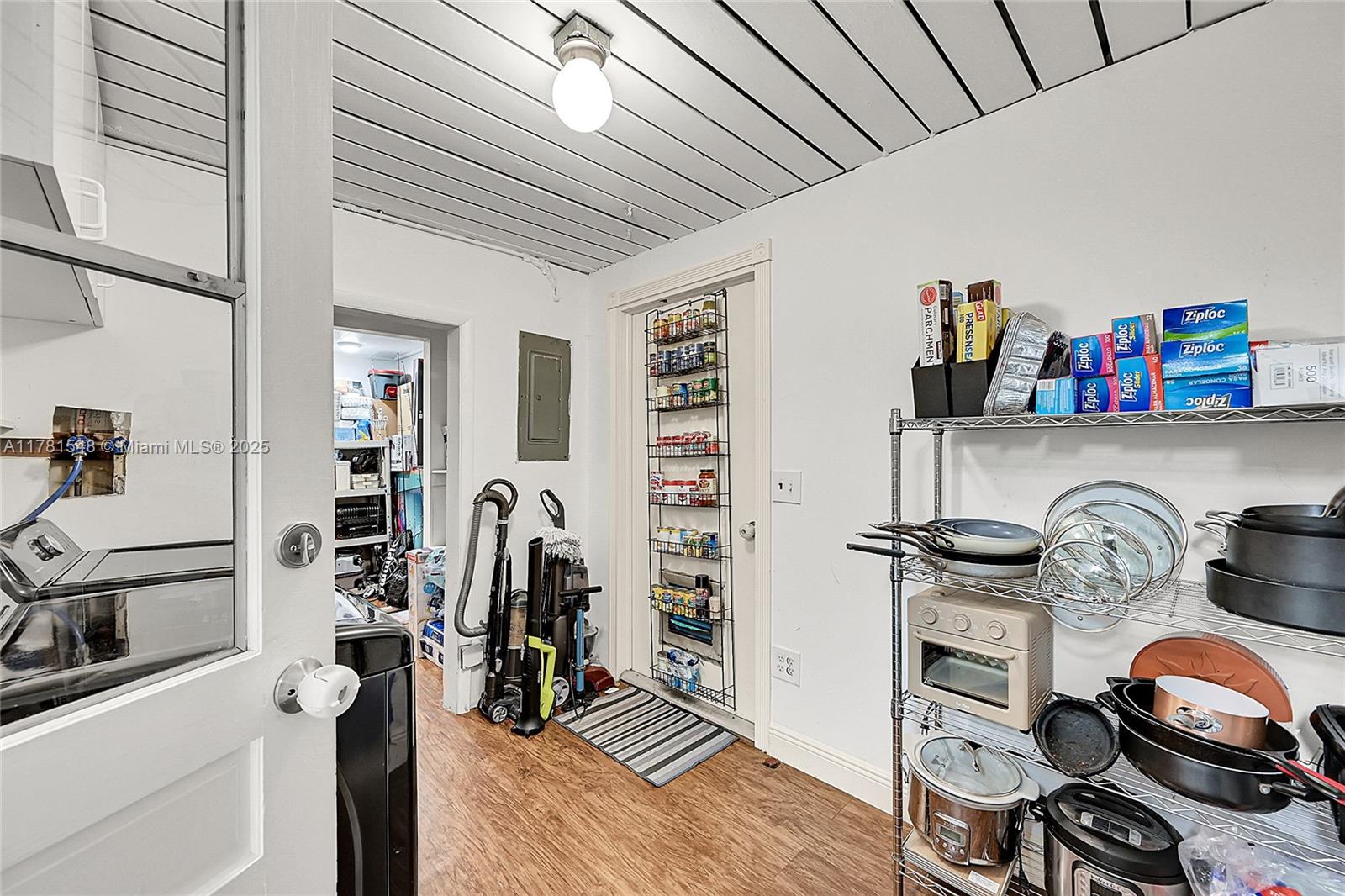 ISLA MERITA HOMES II COND - Residential