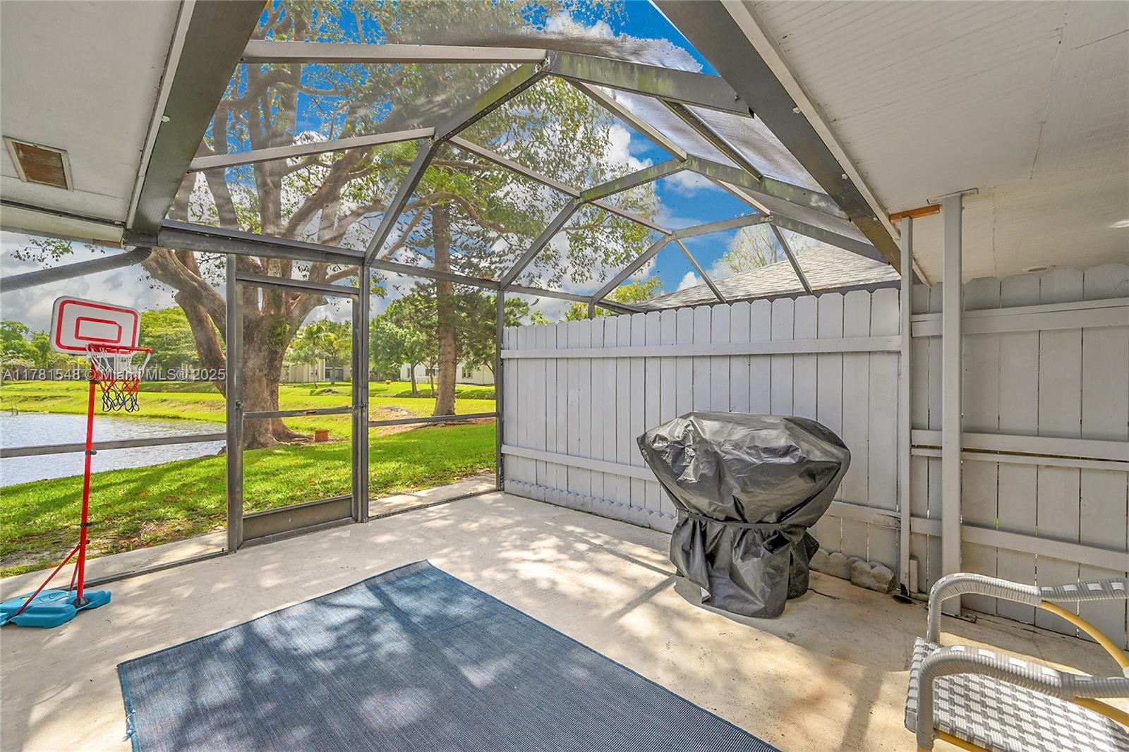 ISLA MERITA HOMES II COND - Residential