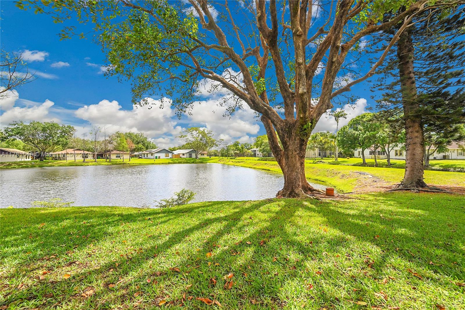 ISLA MERITA HOMES II COND - Residential