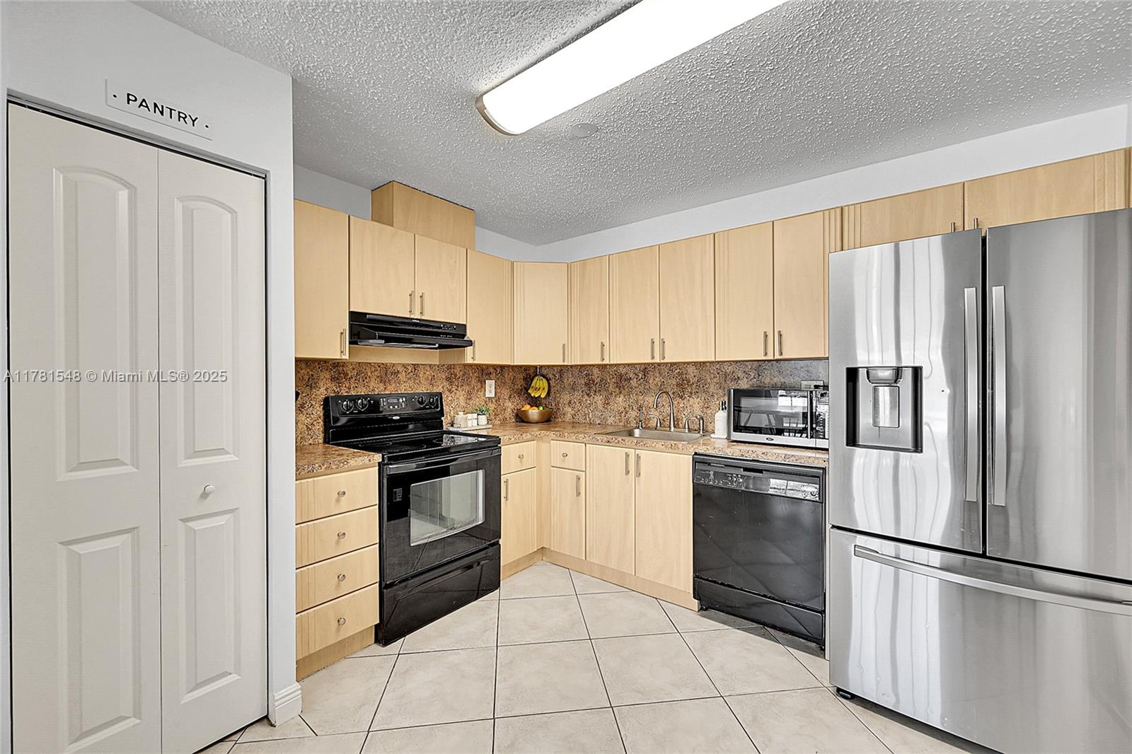 ISLA MERITA HOMES II COND - Residential