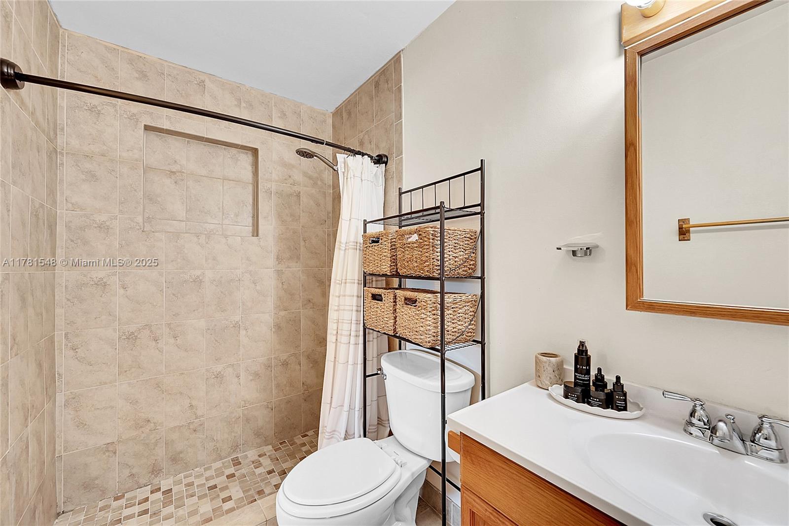 ISLA MERITA HOMES II COND - Residential