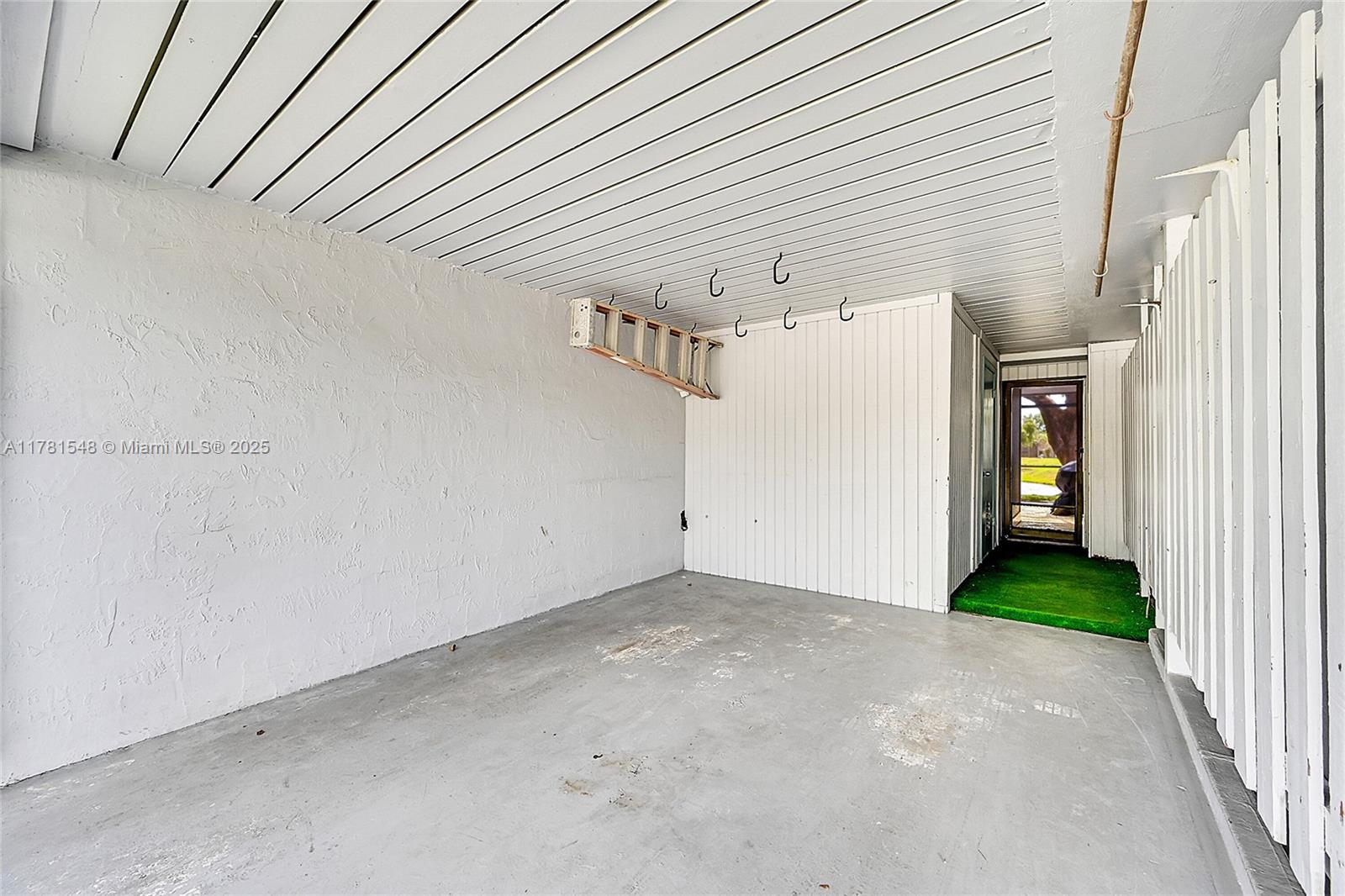 ISLA MERITA HOMES II COND - Residential