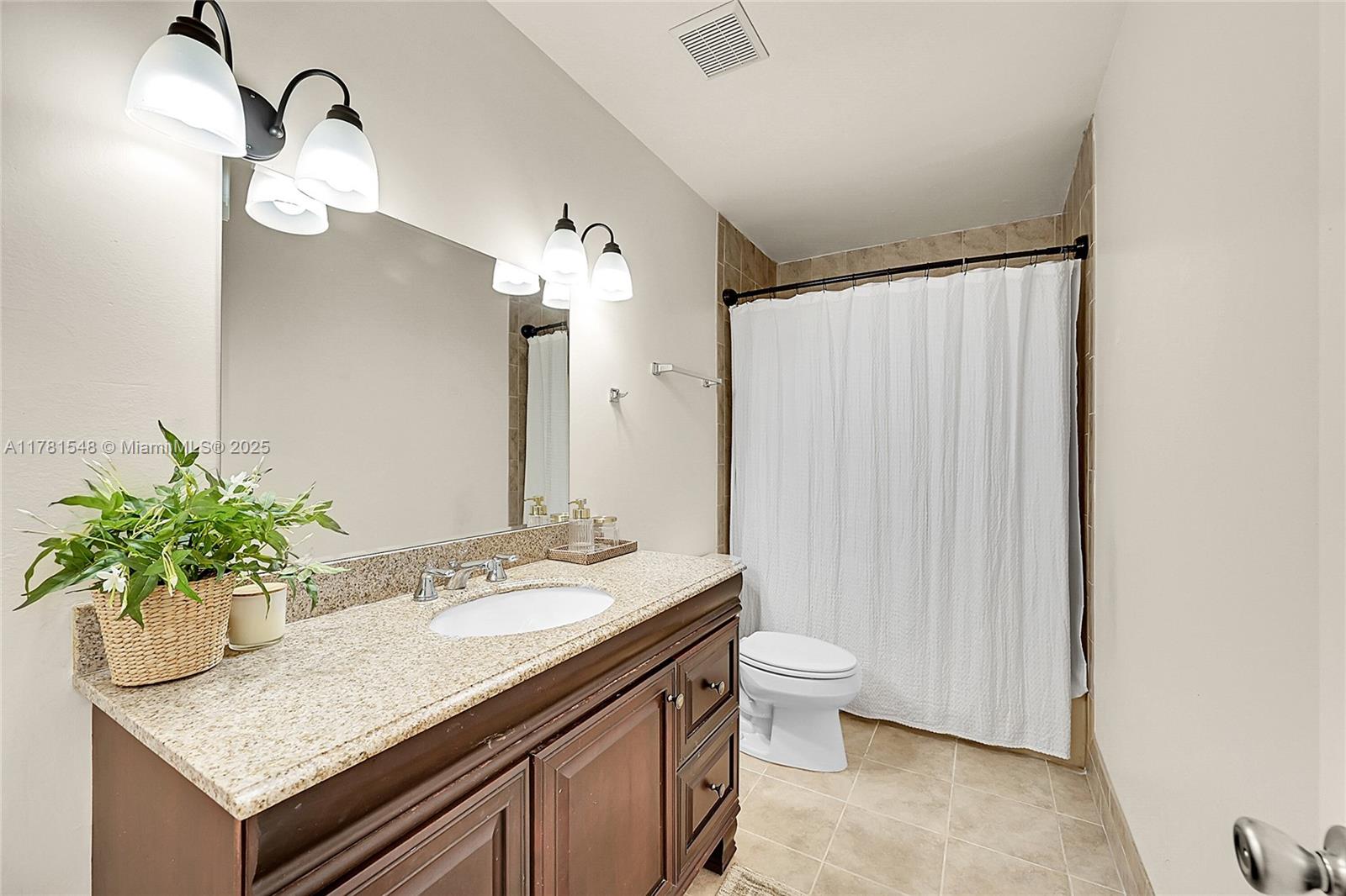 ISLA MERITA HOMES II COND - Residential