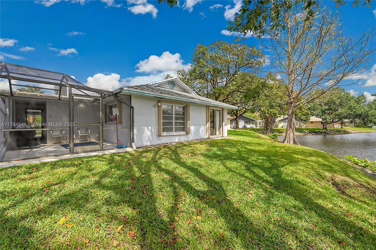 ISLA MERITA HOMES II COND - Residential