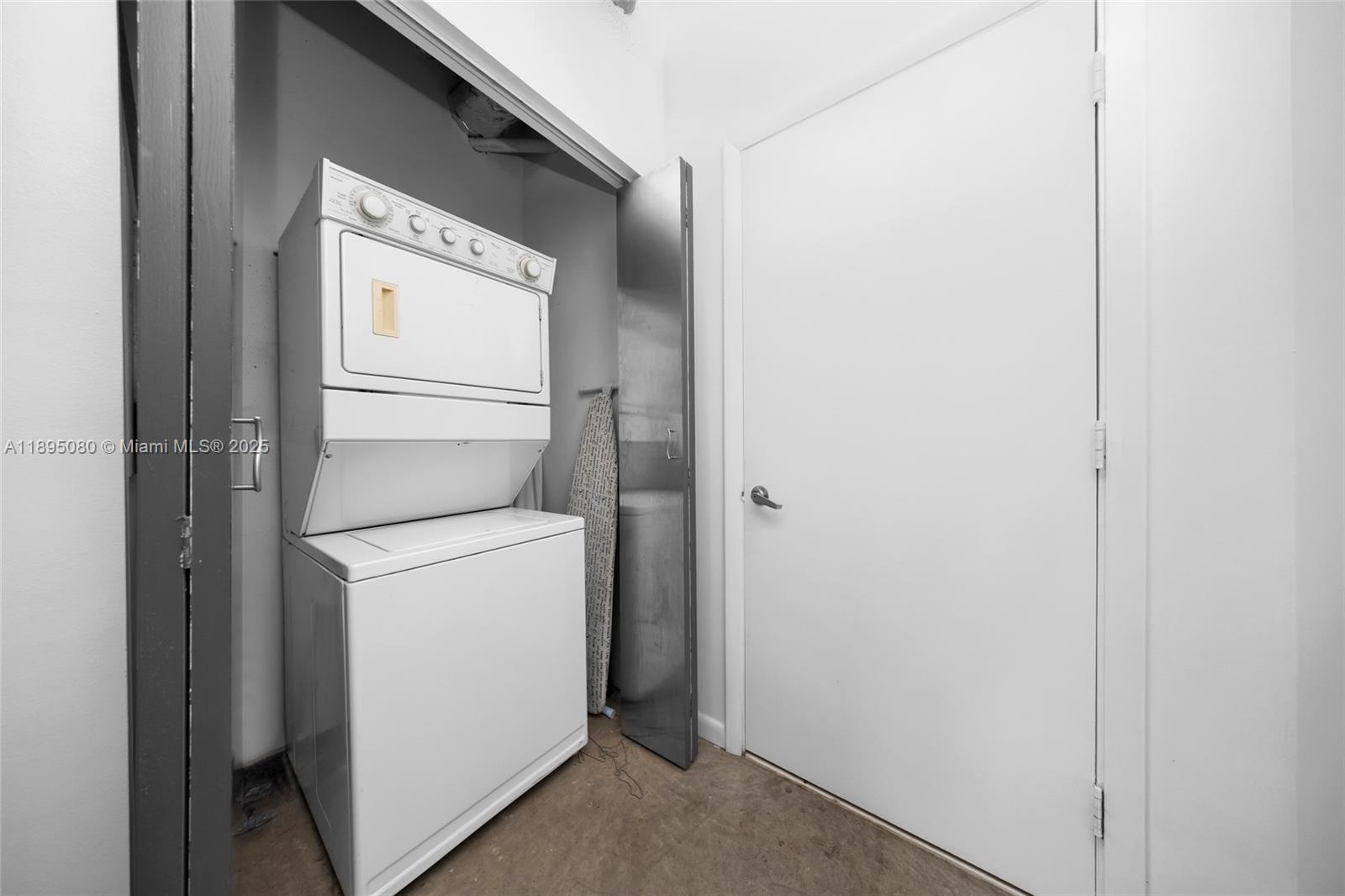 NEO CONDO - Residential Lease
