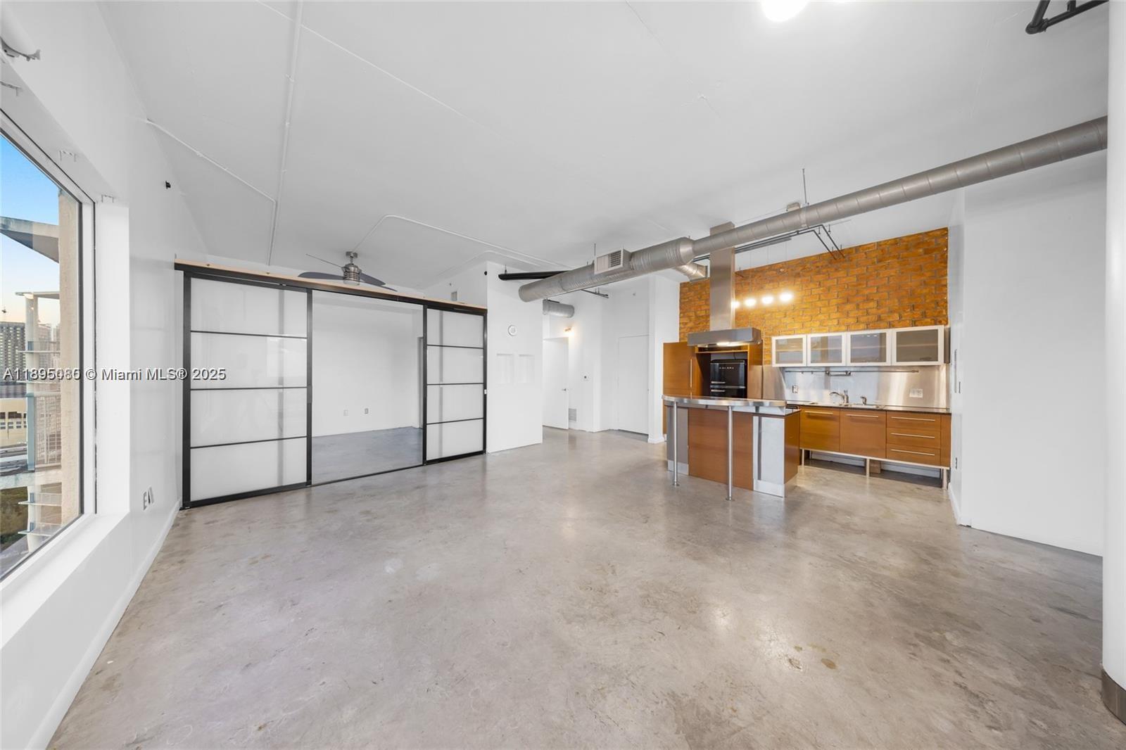 10 SW South River Dr PHI15