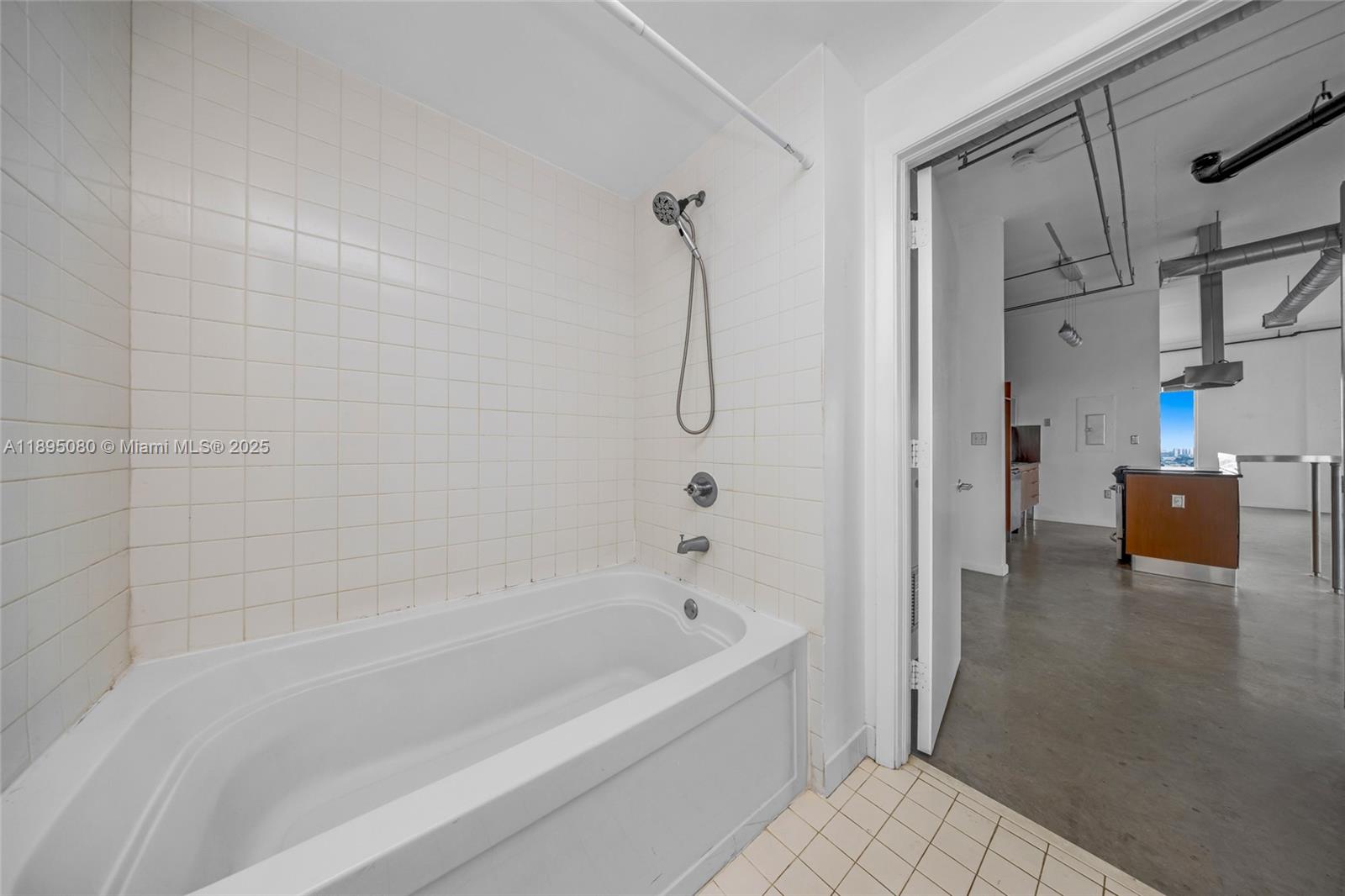 NEO CONDO - Residential Lease