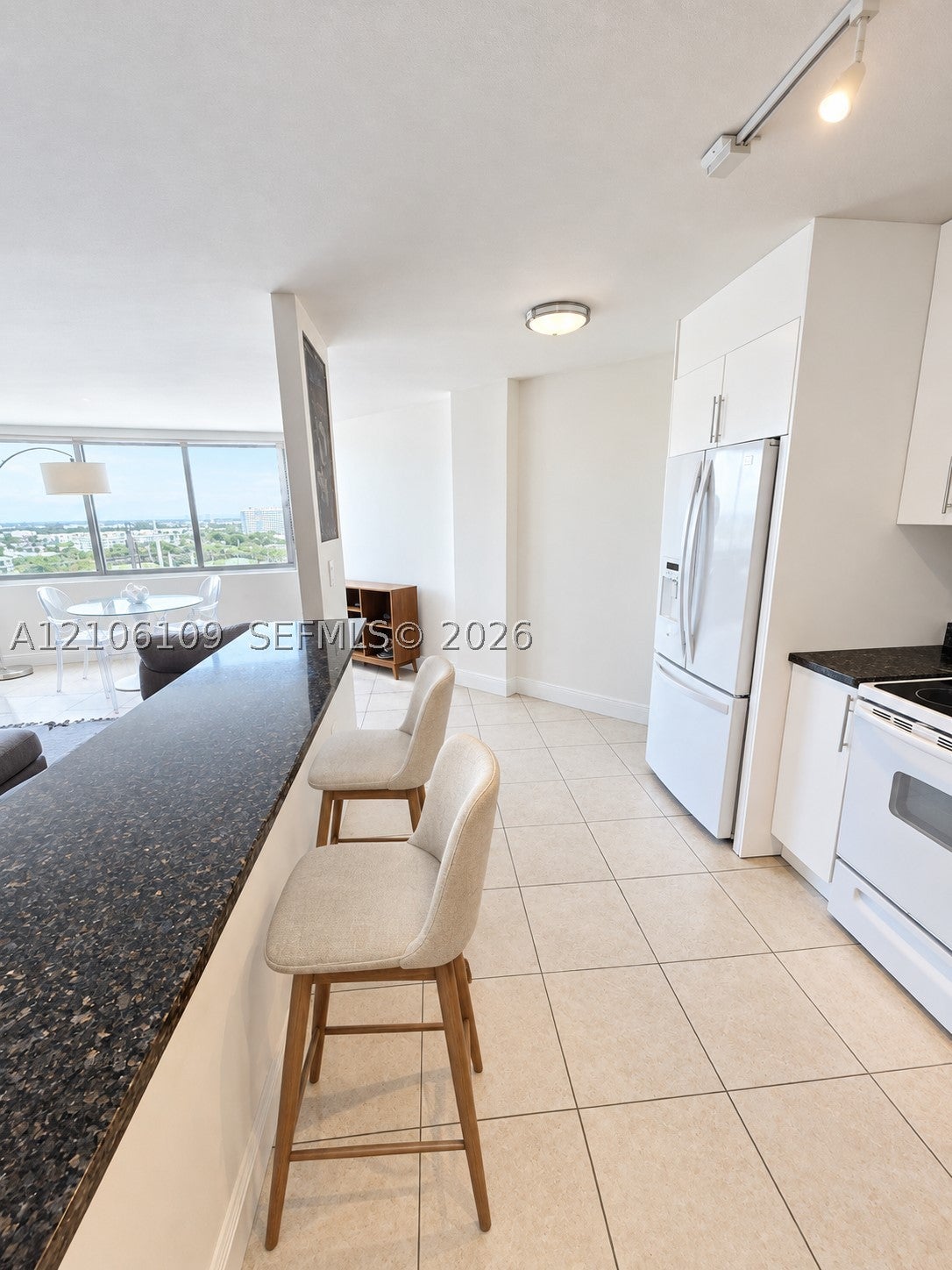 7135 Collins Ave 1221
