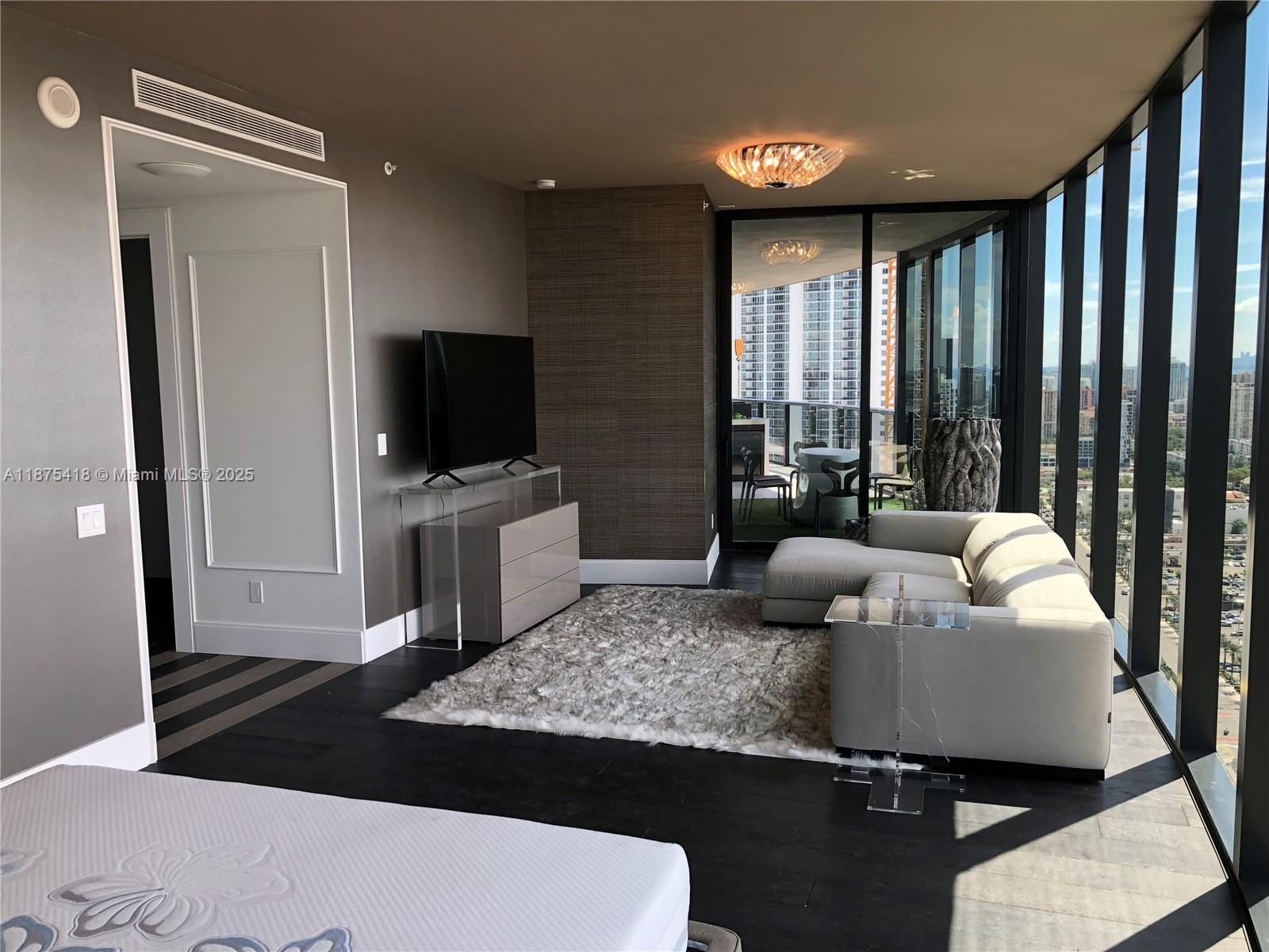 18555 COLLINS AVENUE CONDO - Residential