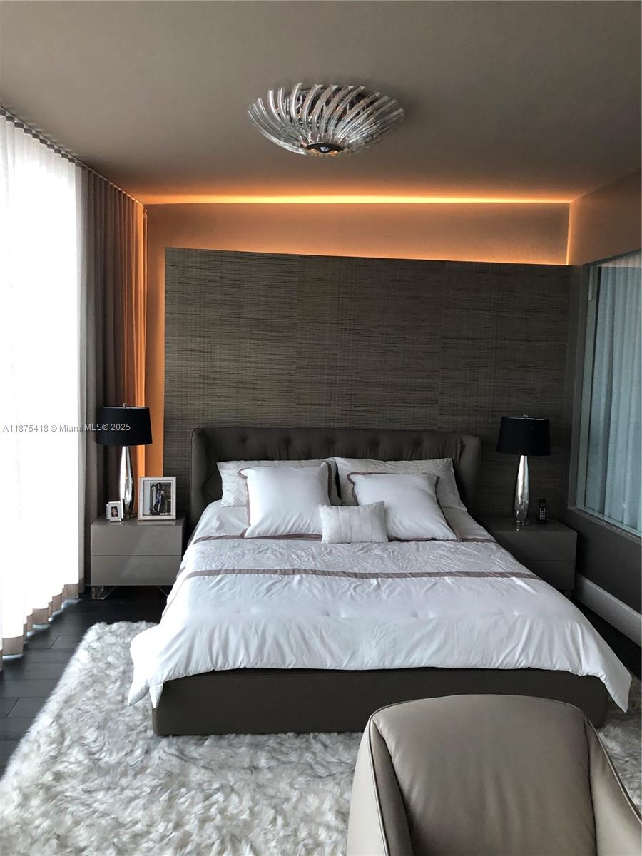 18555 COLLINS AVENUE CONDO - Residential