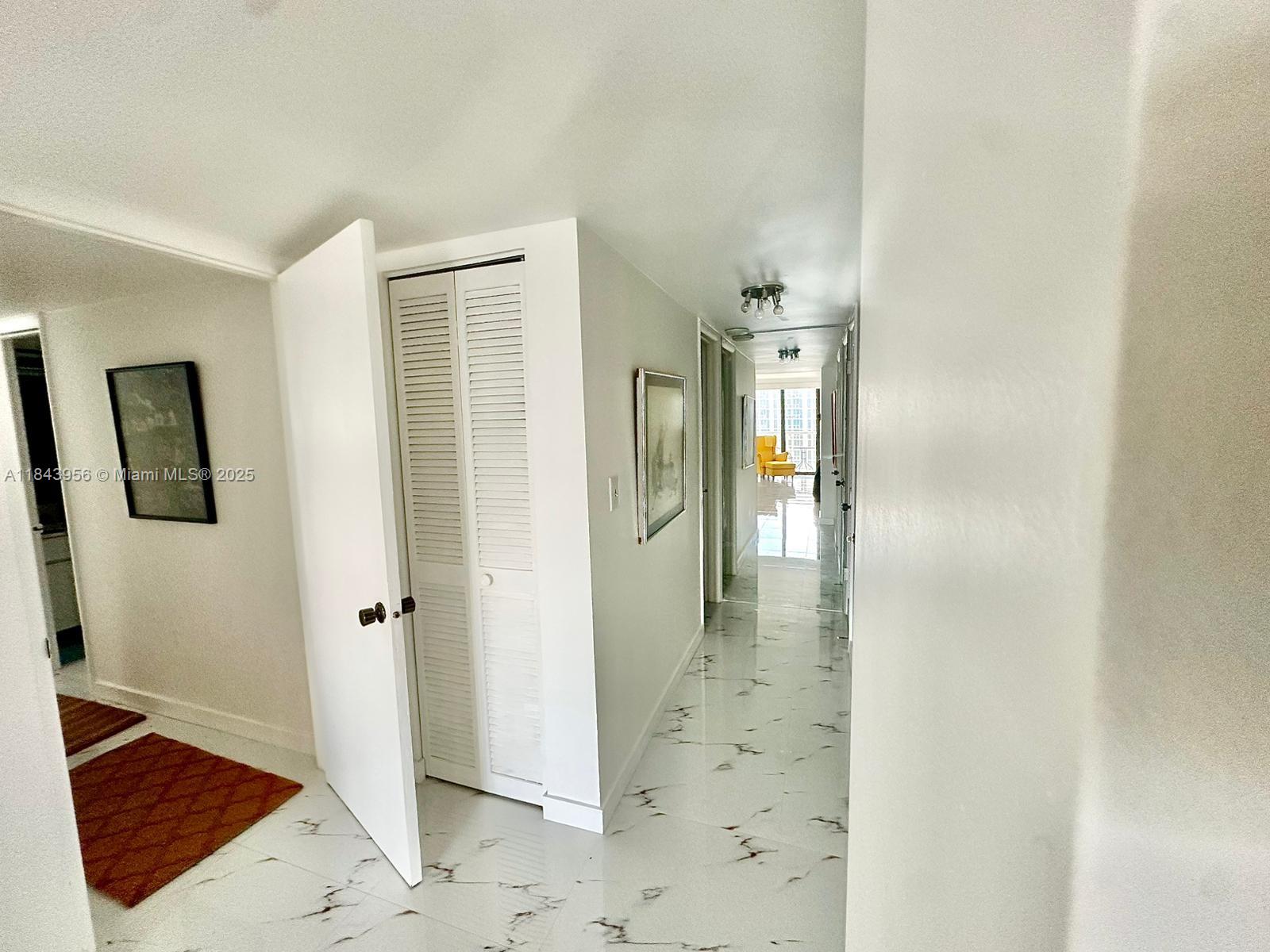 6423 Collins Ave 1709, Miami Beach, FL, 33141/$1,199,000 1 6423 Collins Ave 1709