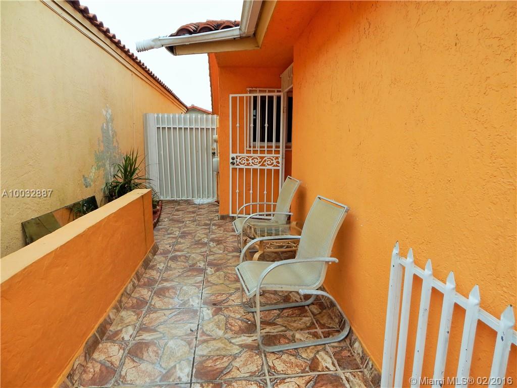 El Prado By Lake - Residential