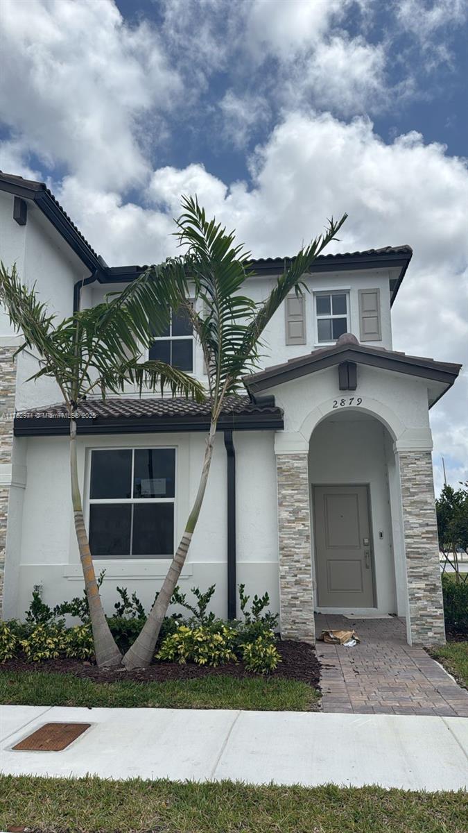 Rental Property at 2879 Se 26 Pl, Homestead, Miami-Dade County, Florida - Bedrooms: 3 
Bathrooms: 3  - $2,450 MO.