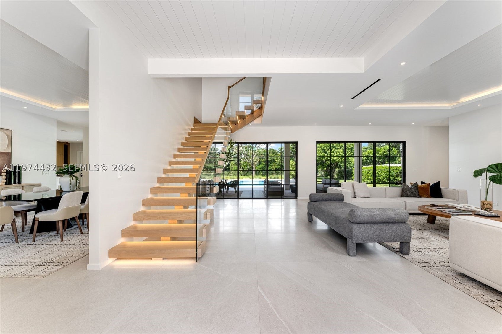 8901 SW 120th St, Miami, FL, 33176/$5,349,000 4 8901 SW 120th St