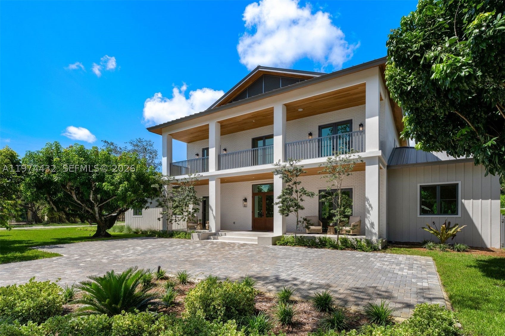 8901 SW 120th St, Miami, FL, 33176/$5,349,000 2 8901 SW 120th St