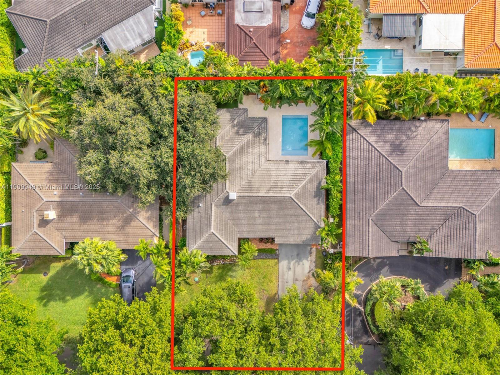 C GABLES COUNTRY CLUB SEC - Residential