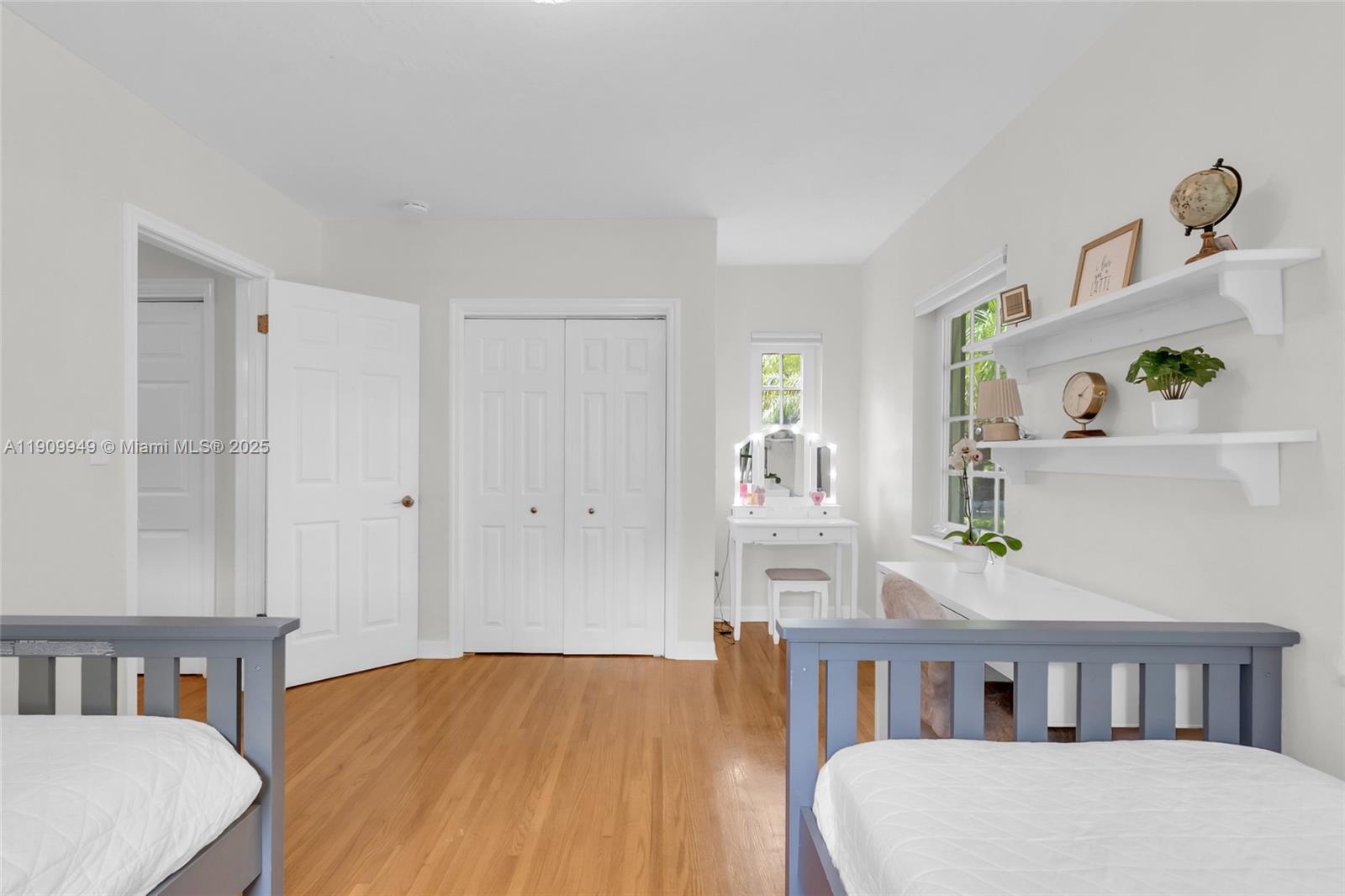 C GABLES COUNTRY CLUB SEC - Residential