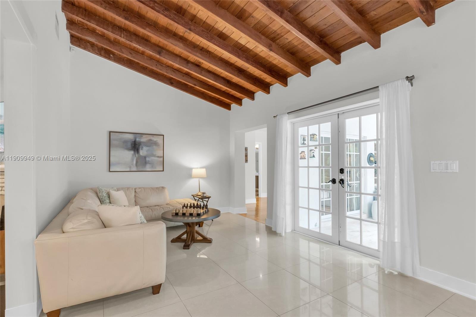 C GABLES COUNTRY CLUB SEC - Residential