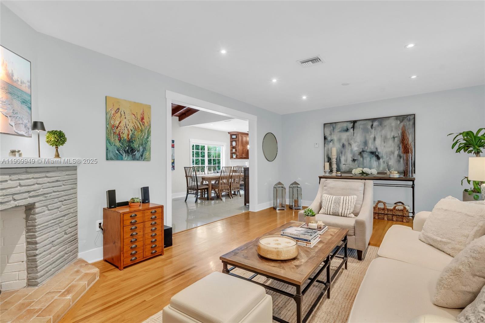 C GABLES COUNTRY CLUB SEC - Residential