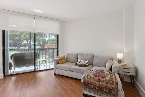 3101 N Country Club Dr 102 Aventura FL 33180