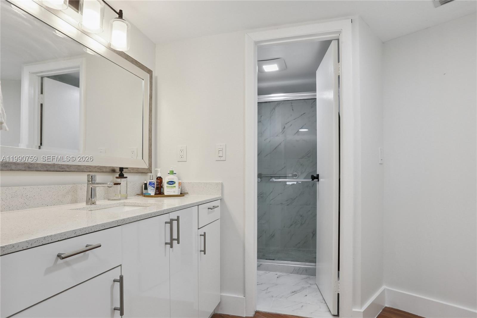 BRAVURA II CONDO - Residential