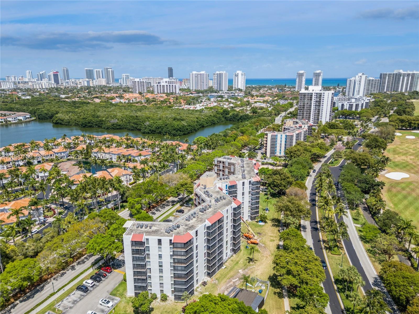 BRAVURA II CONDO - Residential