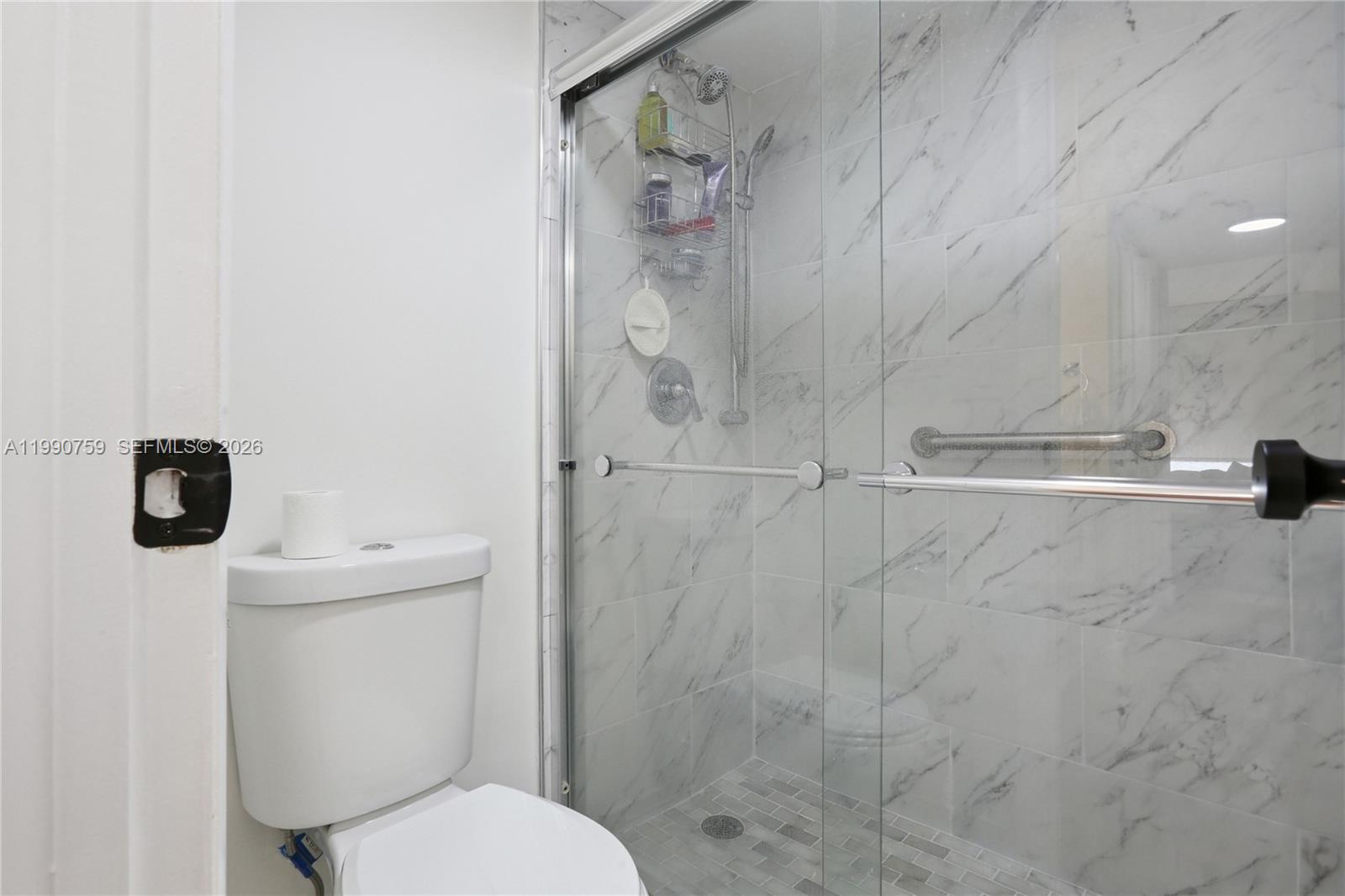 BRAVURA II CONDO - Residential