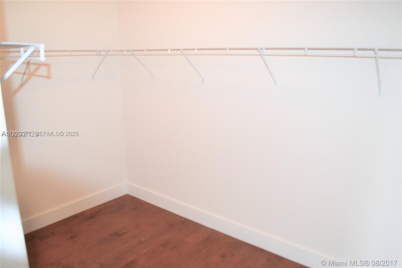 VINTAGE ESTATES - Residential Lease