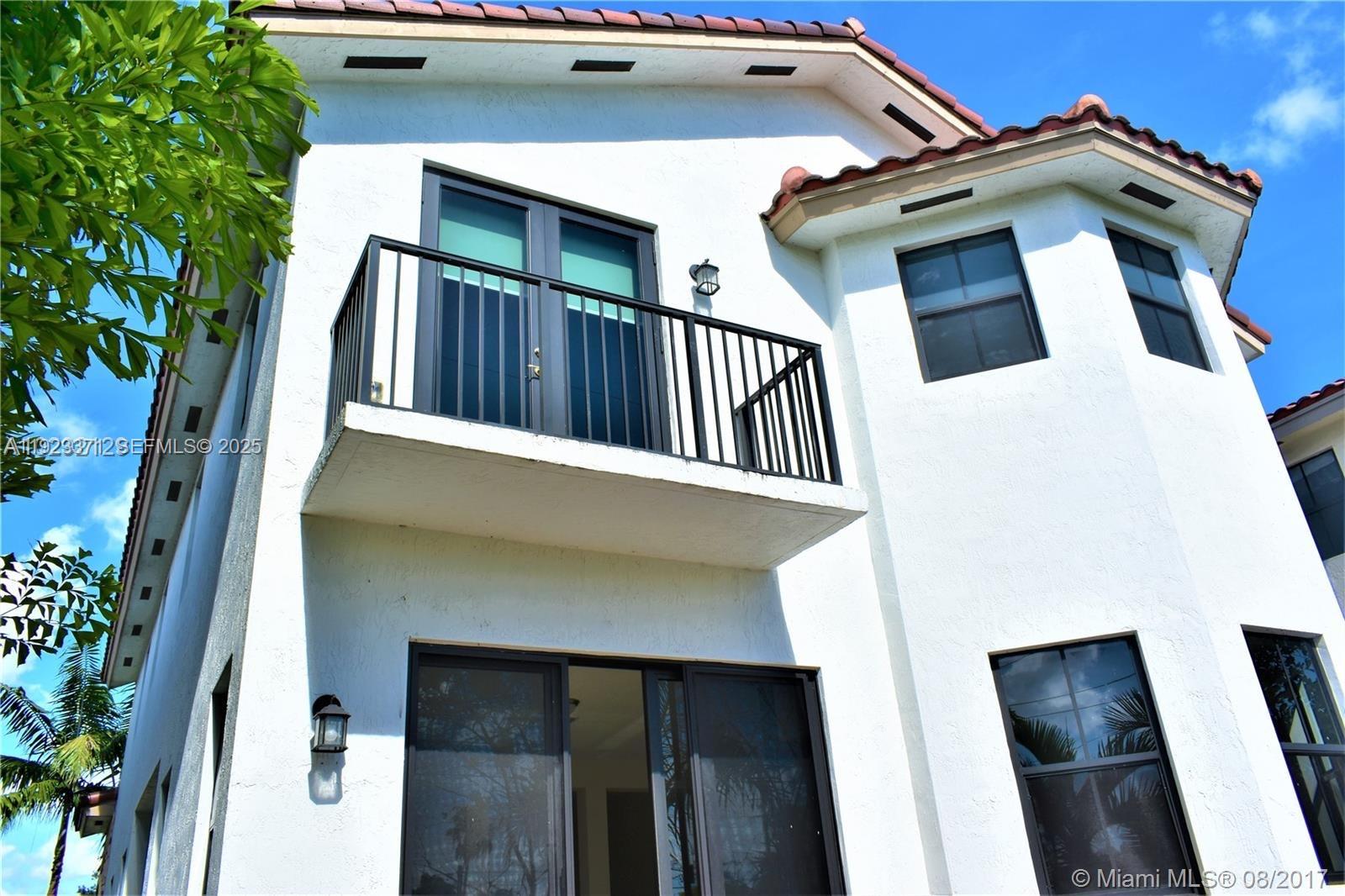 VINTAGE ESTATES - Residential Lease