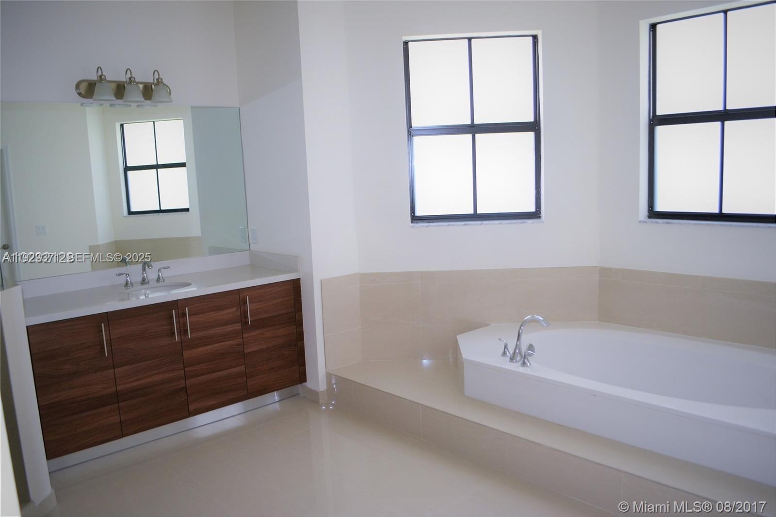 VINTAGE ESTATES - Residential Lease