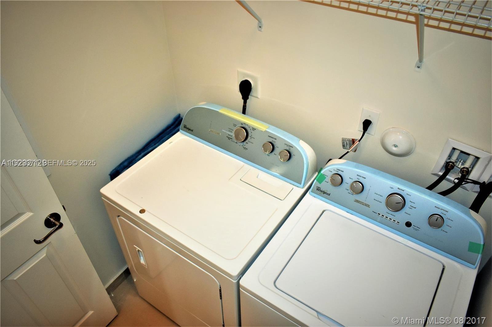 VINTAGE ESTATES - Residential Lease