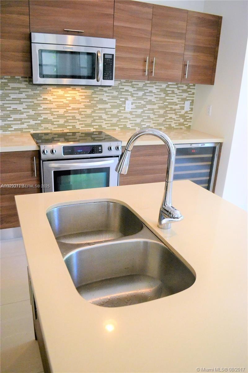 VINTAGE ESTATES - Residential Lease