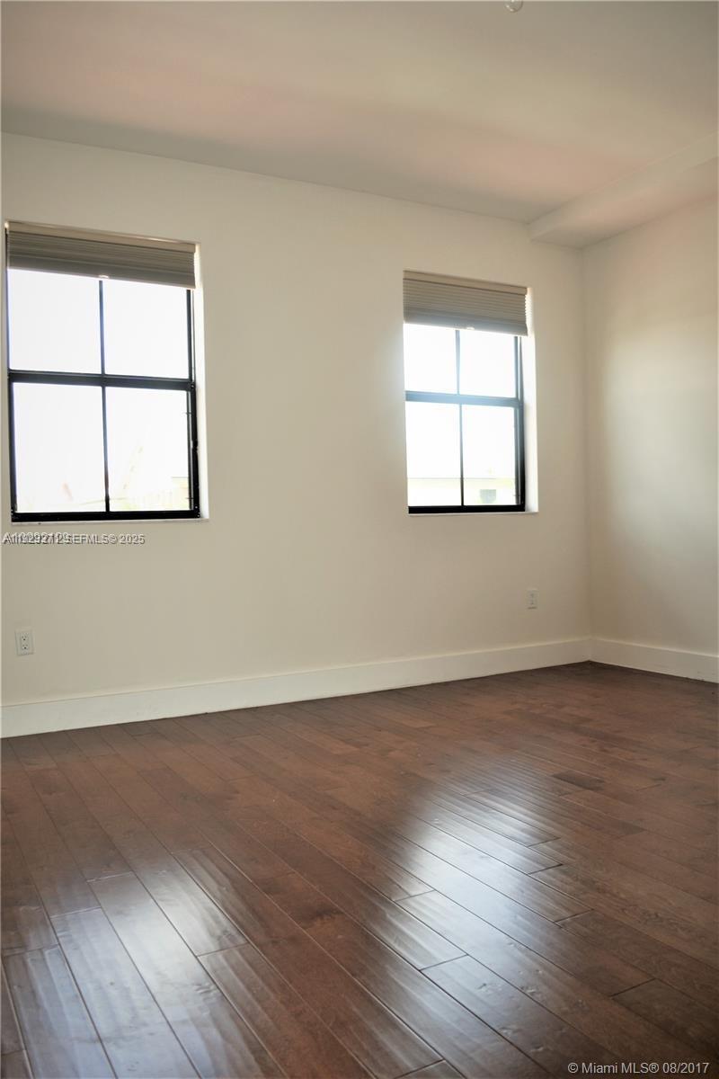 VINTAGE ESTATES - Residential Lease