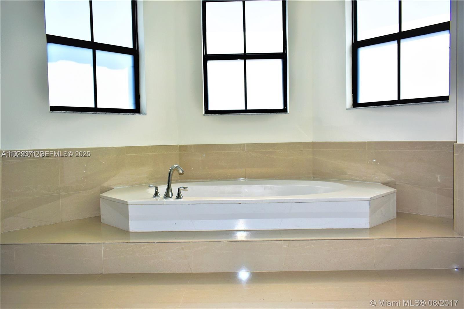 VINTAGE ESTATES - Residential Lease