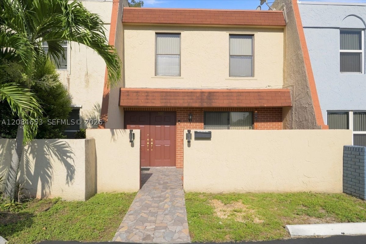 7597 NW 75th Ave