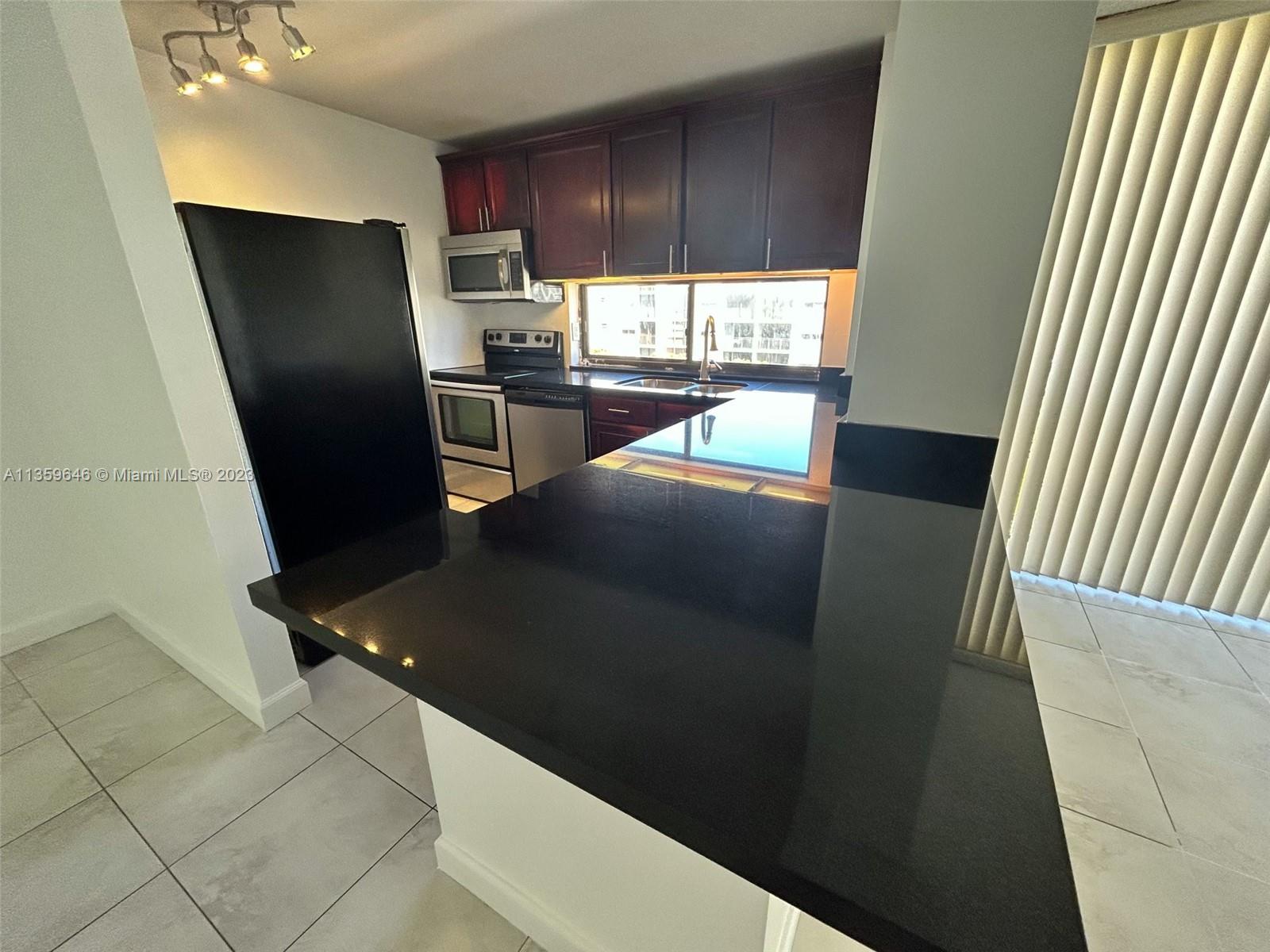 PLAZA OF AMERICAS CONDO P - Residential