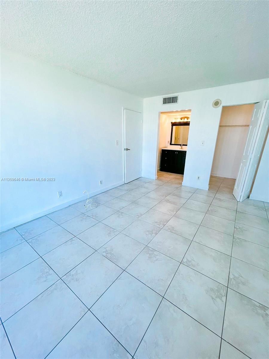 PLAZA OF AMERICAS CONDO P - Residential