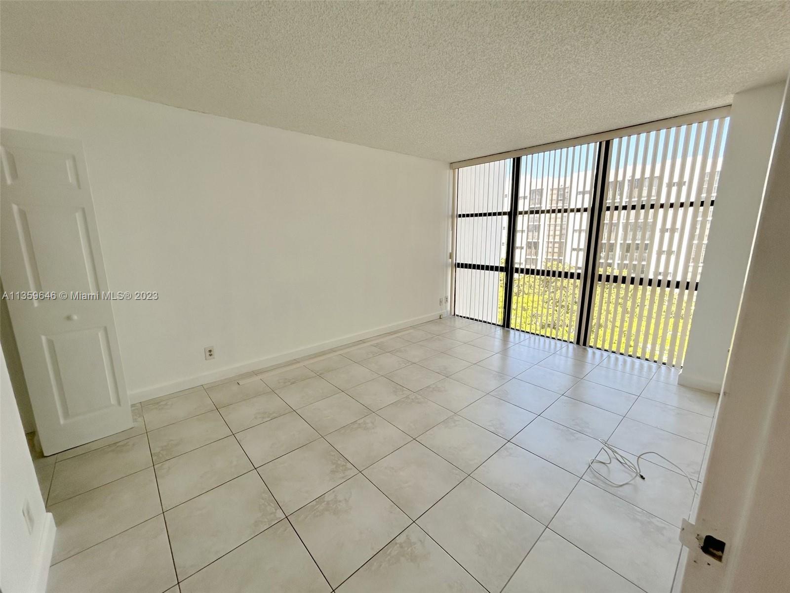 PLAZA OF AMERICAS CONDO P - Residential
