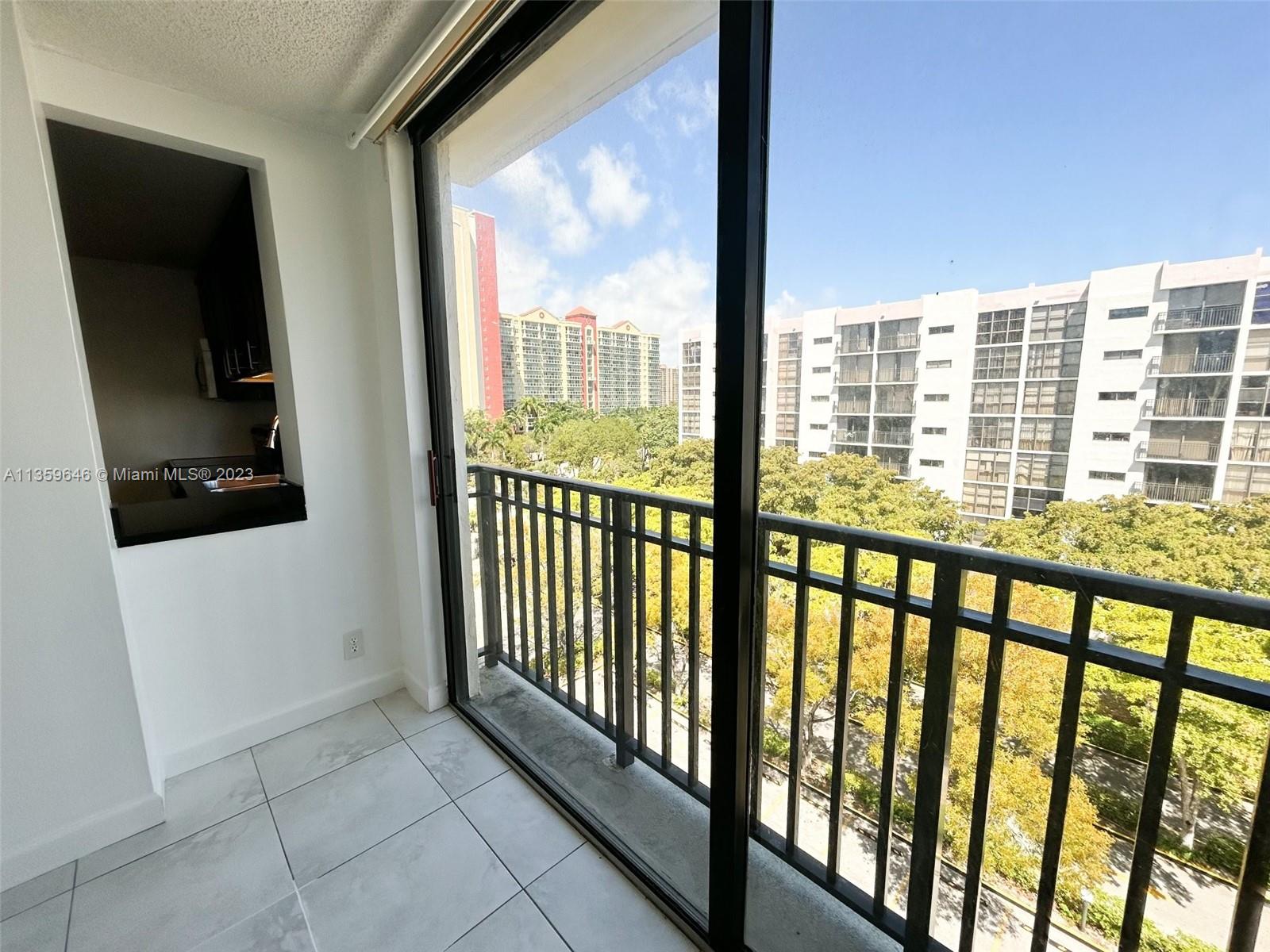 PLAZA OF AMERICAS CONDO P - Residential