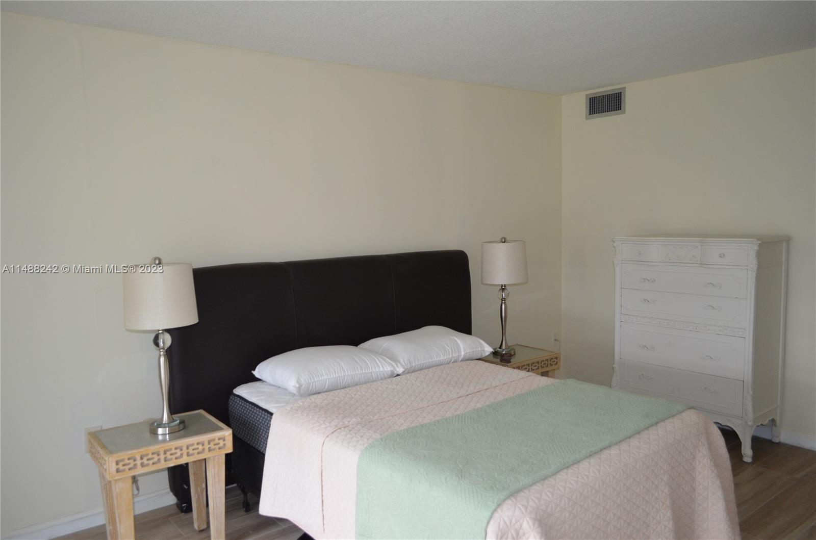 COMMODORE PLAZA CONDO - Residential