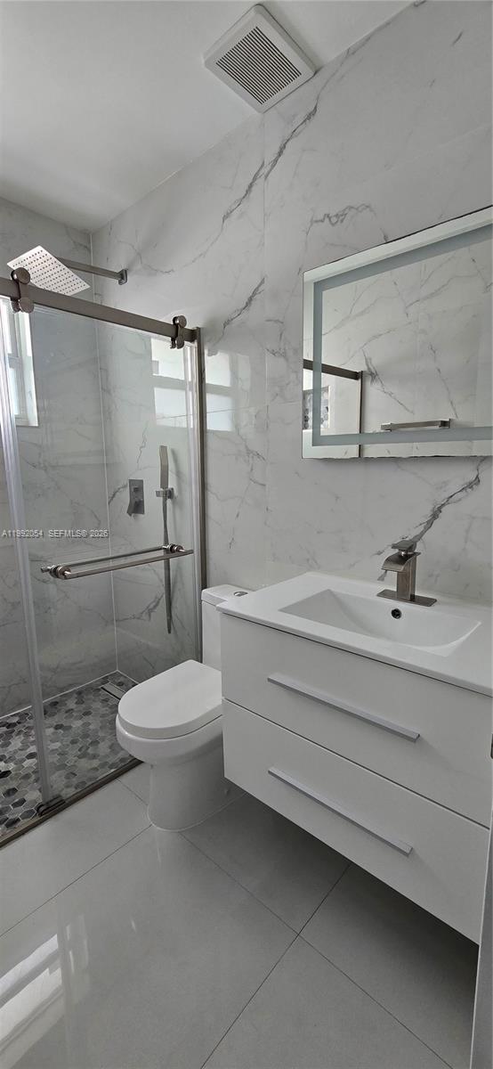 FERRO CONDO B - Residential Lease